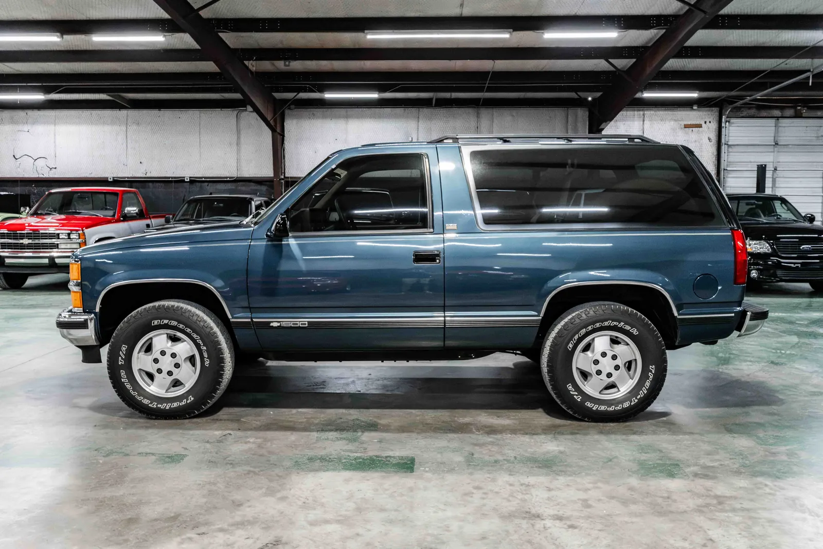1994-Chevrolet-Blazer-Medium Dark Teal Metallic-1GNEK18K2RJ324769--34.jpg